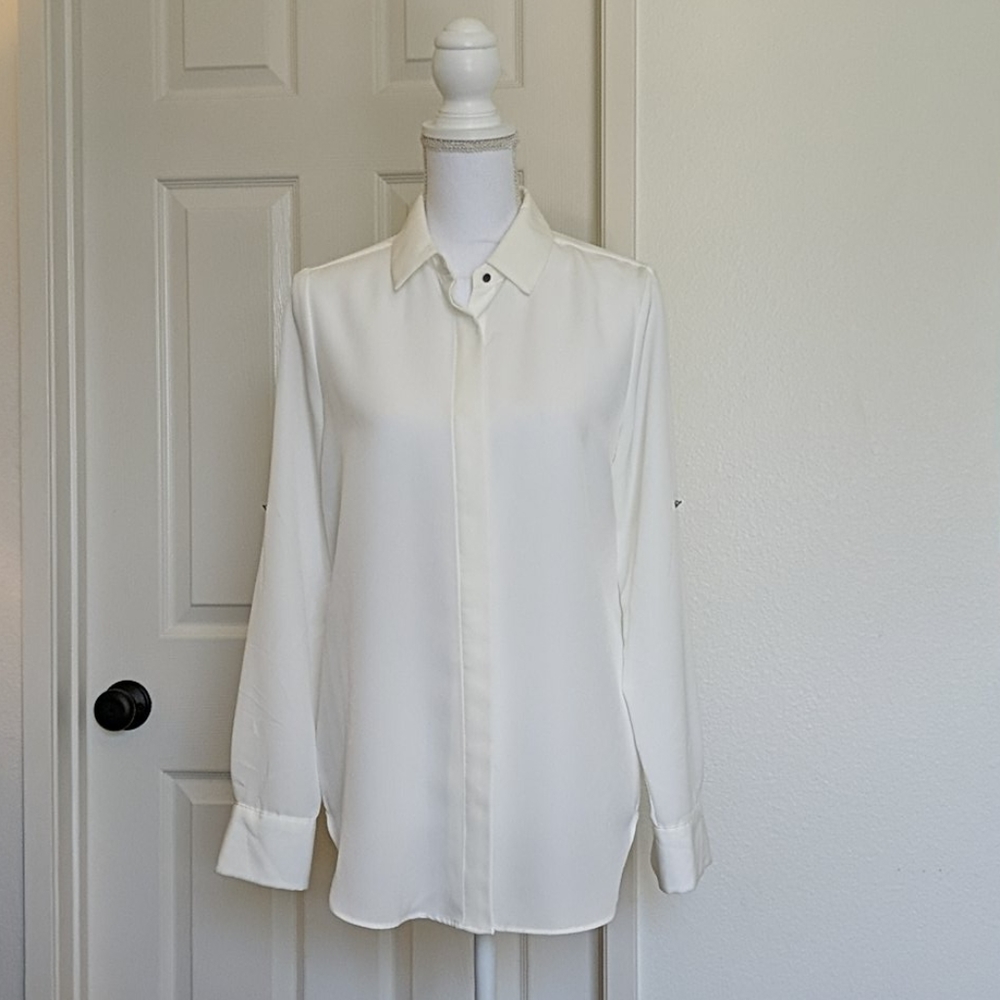 NWT WHITE BUTTON UP LONG SLEEVE BLOUSE